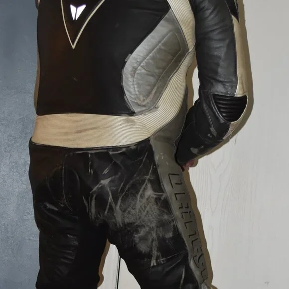 Dainese leather motorcycle suit size US46 - Euro56 - Picture 7 of 16